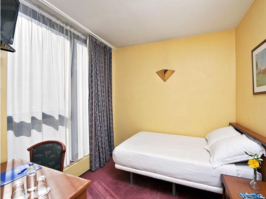 Hotel Brussel Bagian luar foto