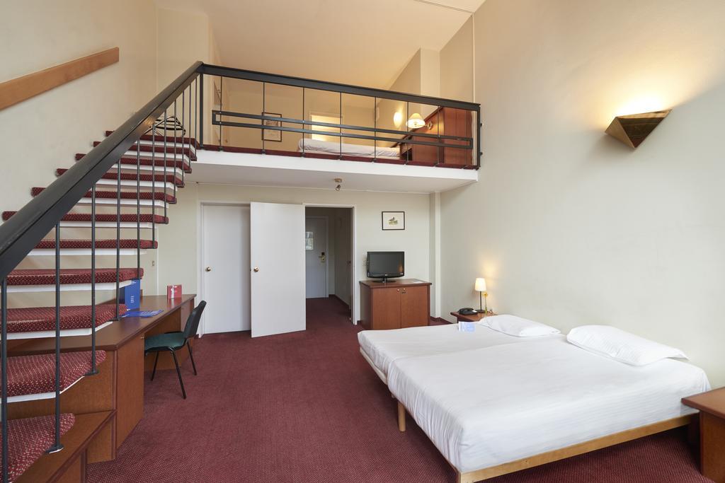 Hotel Brussel Bagian luar foto