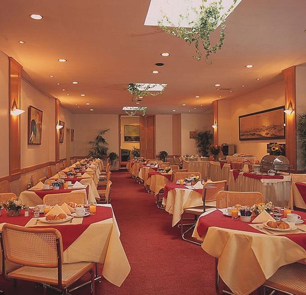 Hotel Brussel Restoran foto