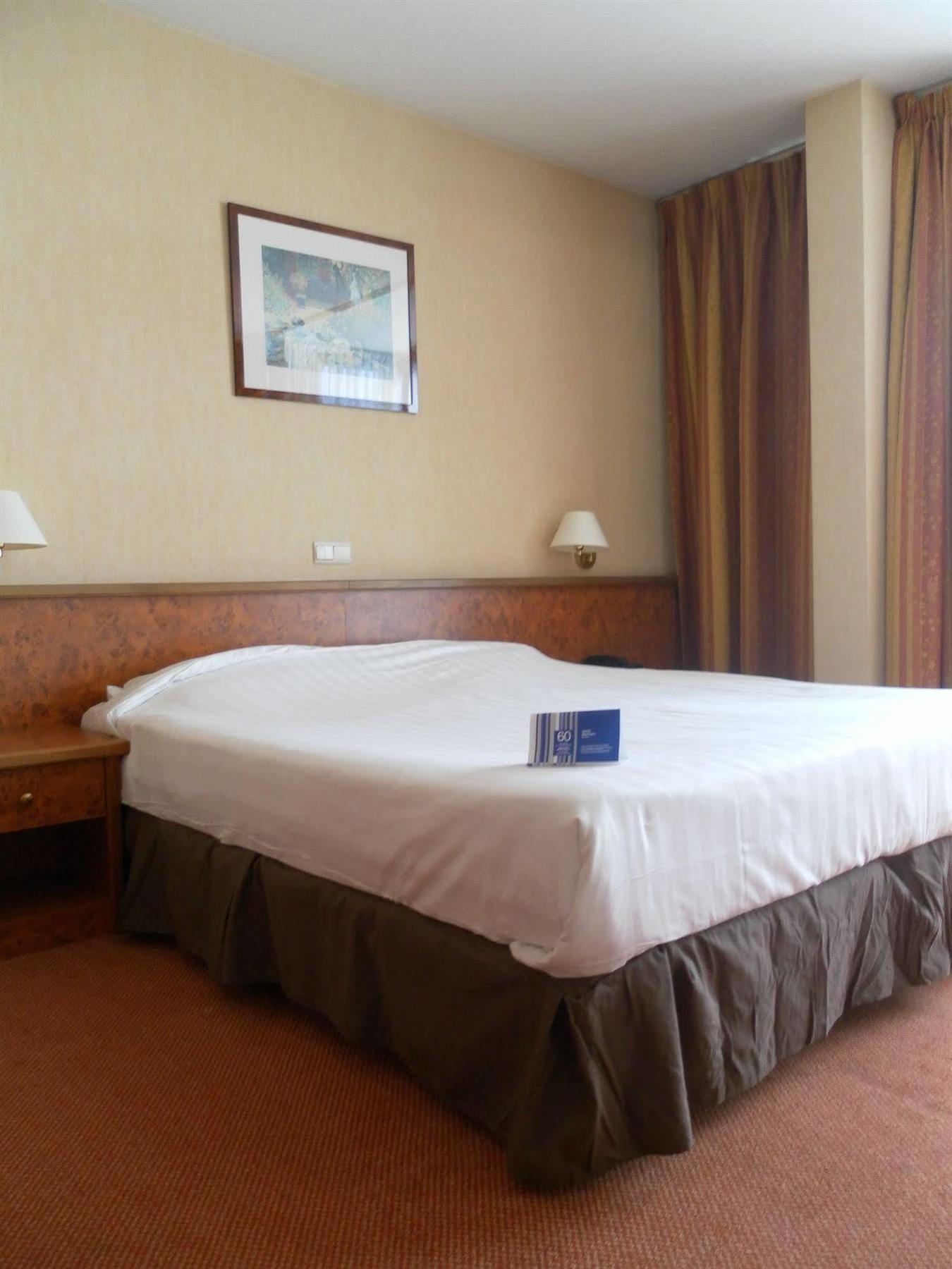 Hotel Brussel Bagian luar foto