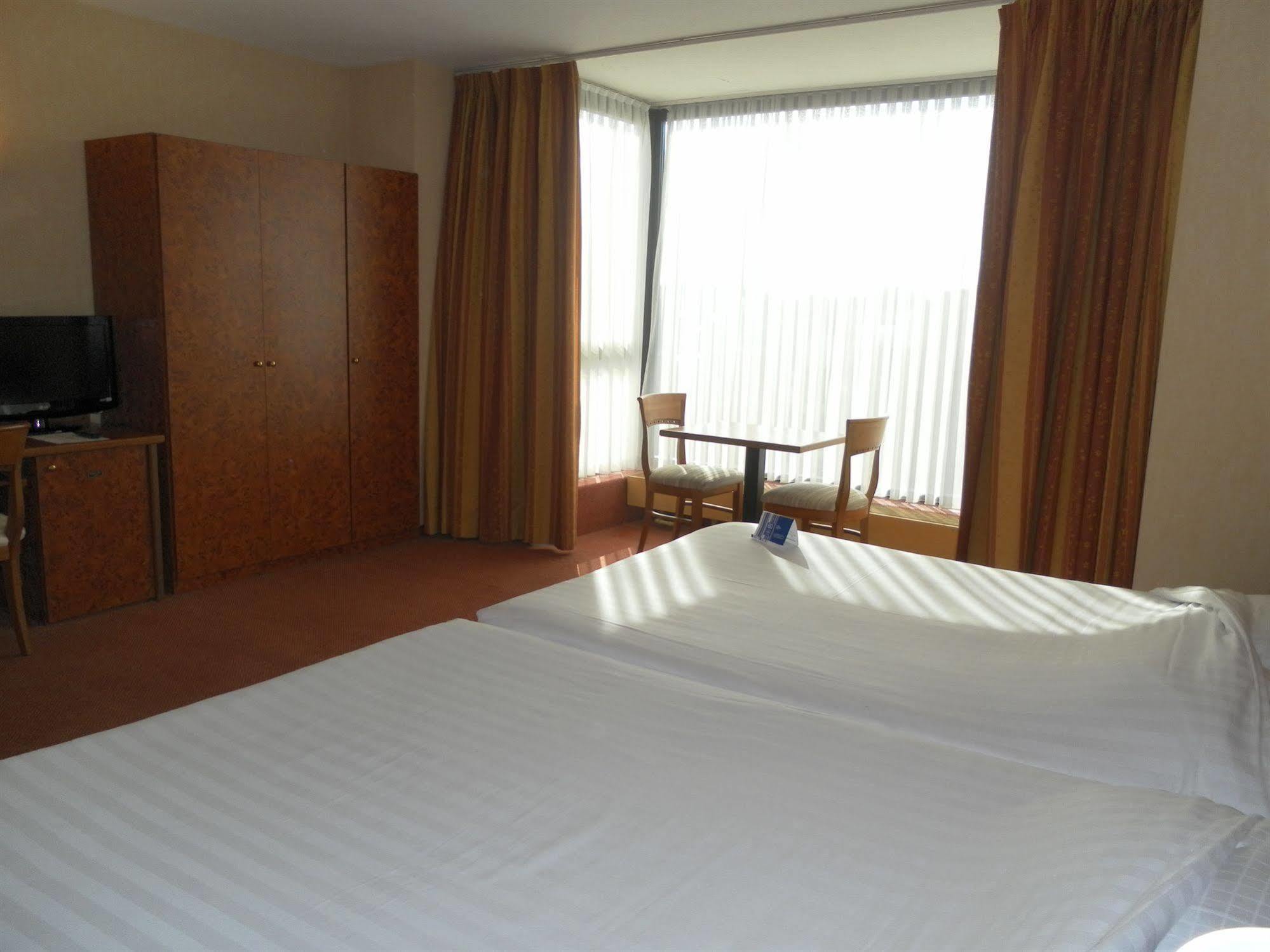 Hotel Brussel Bagian luar foto